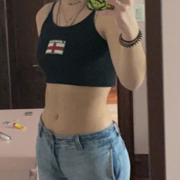 Brandy Melville crop top - Picture 3 of 3